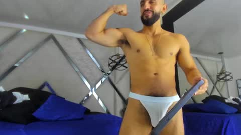 Yiyo online show from 02-15-25, 04:36