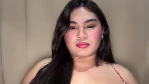 Snapshot of yllanahard chatting on 12-17-24, 05:04 yllana love online show from 12-17-24, 05:04