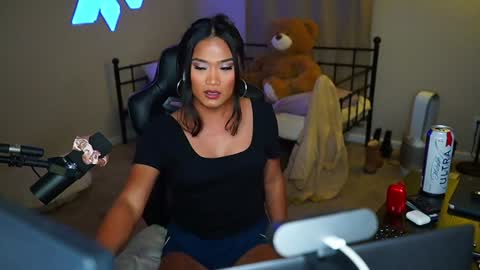 Palmela Handerson online show from 12-27-24, 06:46