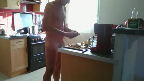 Snapshot of yoannsexmalo chatting on 09-17-25, 07:54 Yoann online show from 09-17-25, 07:54