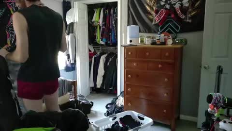 Yogurtmaker online show from 04-12-26, 07:19