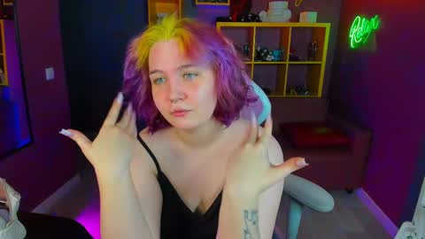 Snapshot of yoki_shizuko chatting on 03-06-25, 08:37 Yoki online show from 03-06-25, 08:37