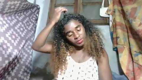 yolandrina05 online show from 09-17-25, 07:37