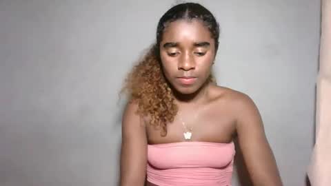 yolandrina05 online show from 10-10-25, 09:47