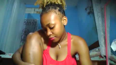 Snapshot of yolandrina90 chatting on 10-07-25, 06:16 yolandrina90 online show from 10-07-25, 06:16