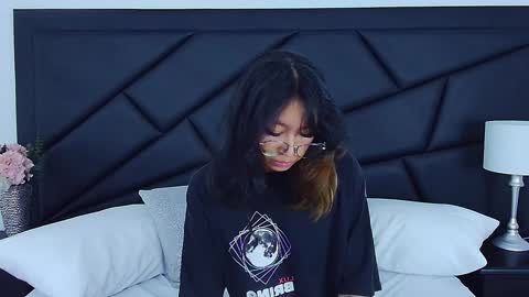 Yommi Winx online show from 12-31-24, 07:10