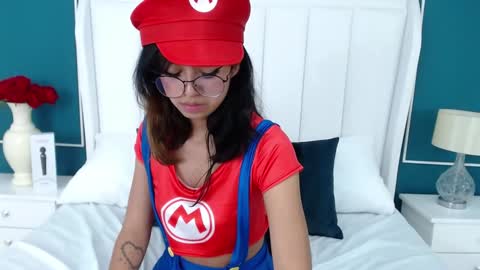 Yommi Winx online show from 01-19-25, 01:00