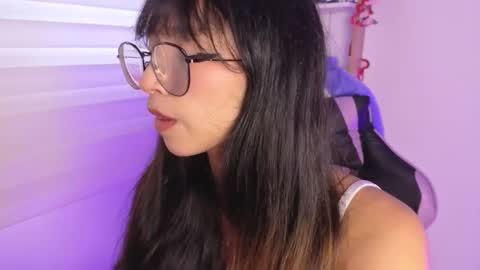 Yommi Winx online show from 11-16-25, 10:04