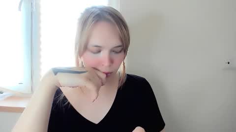 yomoyoo online show from 02-14-25, 09:24