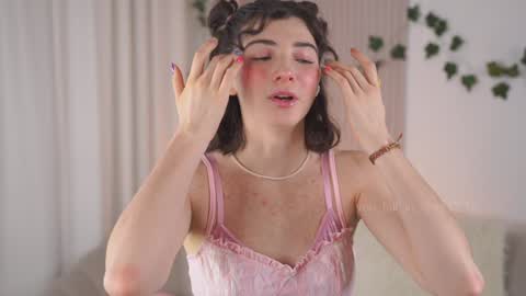 Elizabeth brunette -- Darline blonde  online show from 12-12-24, 07:30