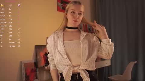 Elizabeth brunette -- Darline blonde  online show from 10-21-25, 07:25