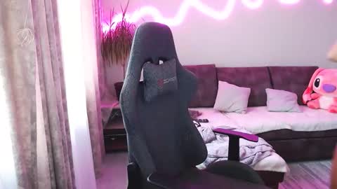 Bella online show from 10-26-25, 08:09