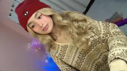 Snapshot of yougotelise69 chatting on 12-14-24, 03:04 HAPPY BIRTHDAY TO ME online show from 12-14-24, 03:04