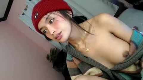 Snapshot of yougotelise69 chatting on 01-20-25, 08:52 HAPPY BIRTHDAY TO ME online show from 01-20-25, 08:52