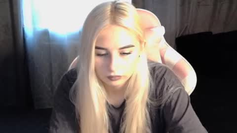 Snapshot of your___barbie chatting on 09-08-25, 04:28 Barbie online show from 09-08-25, 04:28