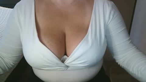 Maria Love online show from 02-16-26, 06:42