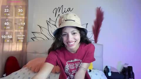 Snapshot of your_beck chatting on 02-01-25, 09:29 mia3 online show from 02-01-25, 09:29