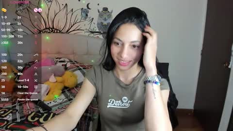 Snapshot of your_beck chatting on 11-17-25, 10:48 mia3 online show from 11-17-25, 10:48