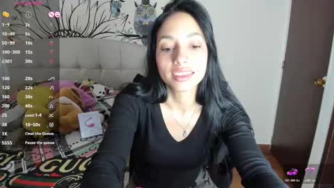 Snapshot of your_beck chatting on 11-18-25, 07:29 mia3 online show from 11-18-25, 07:29