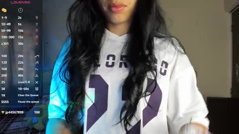 Snapshot of your_beck chatting on 12-14-25, 07:29 mia3 online show from 12-14-25, 07:29