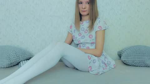 Lily online show from 01-07-25, 04:50