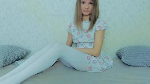 Lily online show from 01-26-25, 05:23