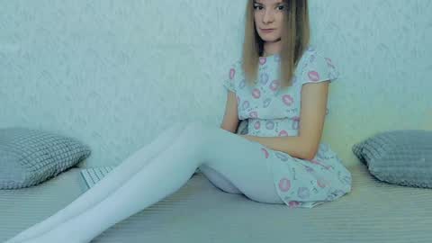 Lily online show from 02-05-25, 05:52