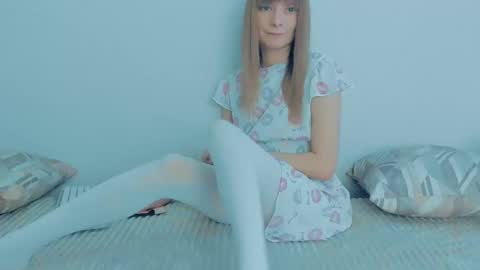 Lily online show from 10-14-25, 04:02