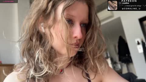 Snapshot of your_coraline_ chatting on 01-17-25, 07:41 your_coraline_ online show from 01-17-25, 07:41