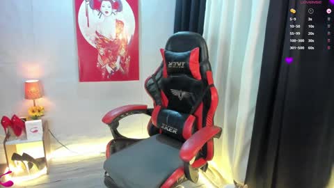 Snapshot of your_dreamasian chatting on 12-31-24, 04:04 YourSeductiveWife online show from 12-31-24, 04:04