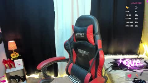 Snapshot of your_dreamasian chatting on 02-02-25, 12:51 YourSeductiveWife online show from 02-02-25, 12:51