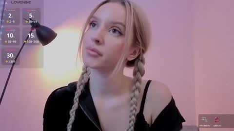 Olivia online show from 10-22-25, 09:14