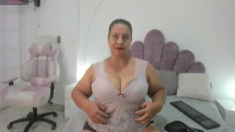 your_lady_milf online show from 02-04-25, 03:47