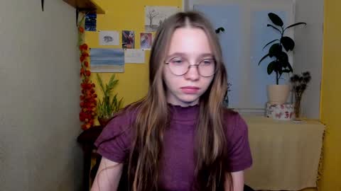 Snapshot of your_leslie chatting on 12-07-24, 03:30 Leslie online show from 12-07-24, 03:30