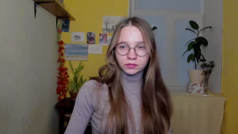 Snapshot of your_leslie chatting on 12-08-24, 01:58 Leslie online show from 12-08-24, 01:58