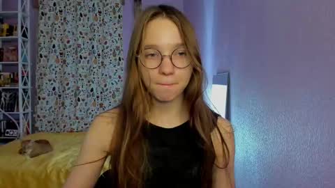 Snapshot of your_leslie chatting on 02-24-25, 04:26 Leslie online show from 02-24-25, 04:26