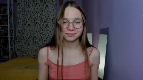 Snapshot of your_leslie chatting on 03-06-25, 11:31 Leslie online show from 03-06-25, 11:31