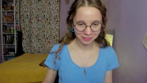 Snapshot of your_leslie chatting on 09-14-25, 12:10 Leslie online show from 09-14-25, 12:10