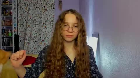 Snapshot of your_leslie chatting on 09-27-25, 12:48 Leslie online show from 09-27-25, 12:48