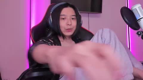 Han   online show from 09-20-25, 02:12