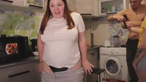 Snapshot of your_madhurricane chatting on 12-13-24, 12:17 Daria and Lesia online show from 12-13-24, 12:17