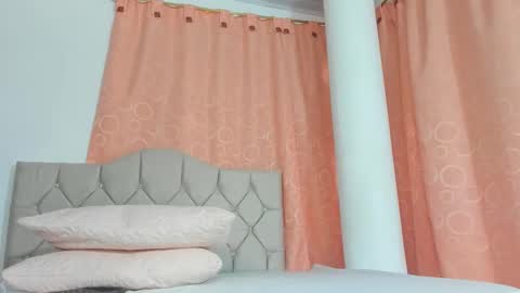 Snapshot of your_melany chatting on 09-09-25, 12:37 your_melany online show from 09-09-25, 12:37