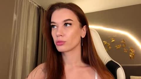 Jessica Loyd online show from 11-01-25, 02:57