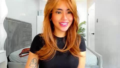 Snapshot of your_pov chatting on 12-14-25, 05:35 Lena online show from 12-14-25, 05:35