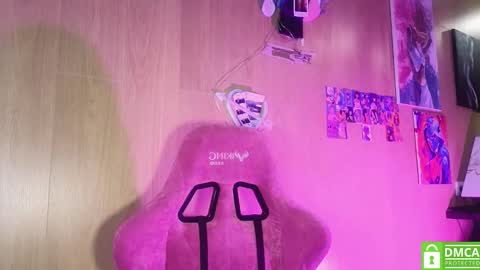 Alice  online show from 01-19-25, 04:01