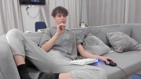 your_shy_guy online show from 02-20-25, 06:57