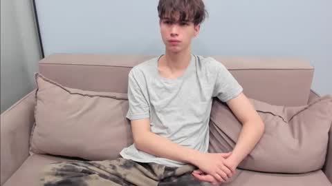 your_shy_guy online show from 11-01-25, 06:37