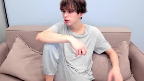 your_shy_guy online show from 11-29-25, 08:23