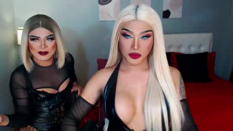 TRICXIEBELLE online show from 11-16-25, 07:14