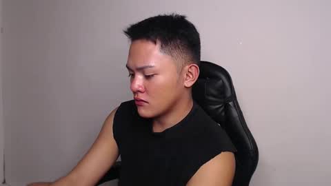 Snapshot of yourasiantwinxx chatting on 02-25-26, 02:16 Jay online show from 02-25-26, 02:16